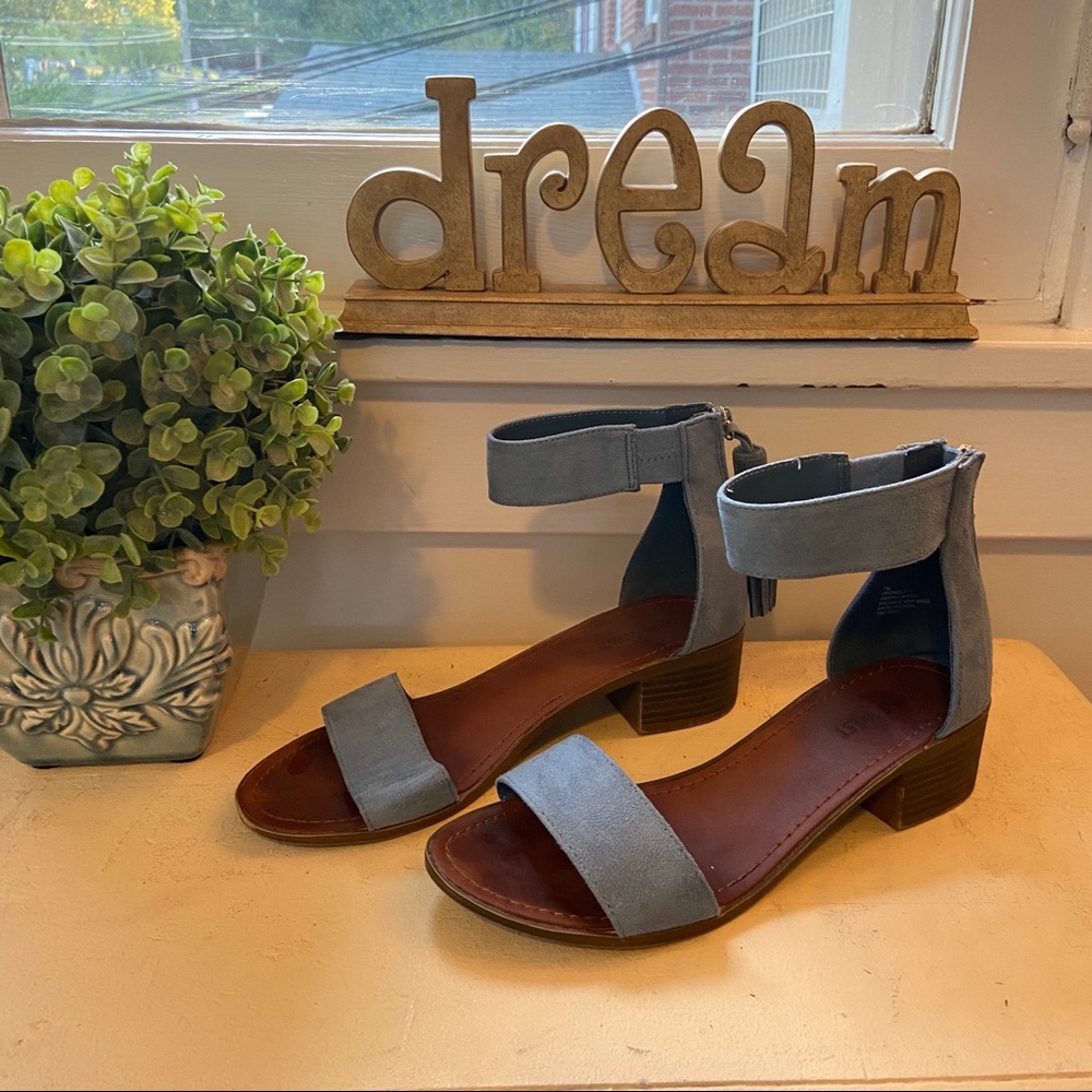 Nine West Sandals With Tassel